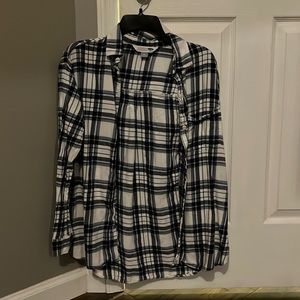 Beautiful flannel. “The Boyfriend Shirt” from Old Navy. Size Medium. Really soft